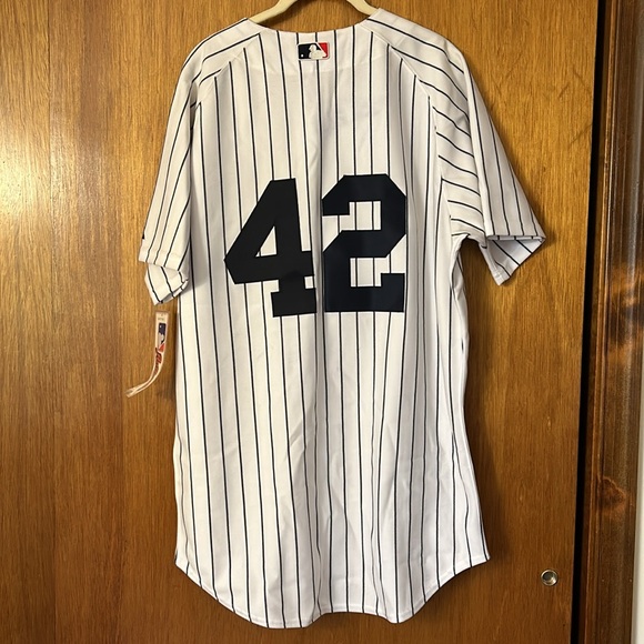 Official Majestic New York Yankees Mariano Rivera #42 Men's Baseball Jersey - Picture 2 of 5